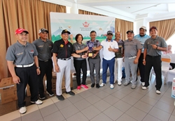 1_Penyampaian hadiah dan sumbangan derma Kejohanan Golf Amal_c.JPG