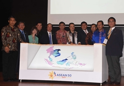1_pelancaranharialamsekitar_jastre_c.jpg