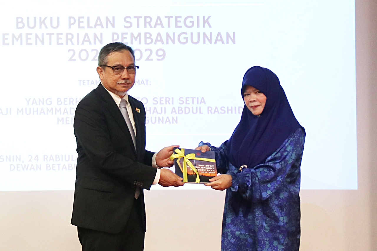 5_Buku Pelan Strategik MOD 2024-2029 dilancarkan.JPG